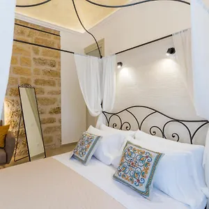 mama-tita-rooms-and-breakfast.sicilyhotelsitaly.net/